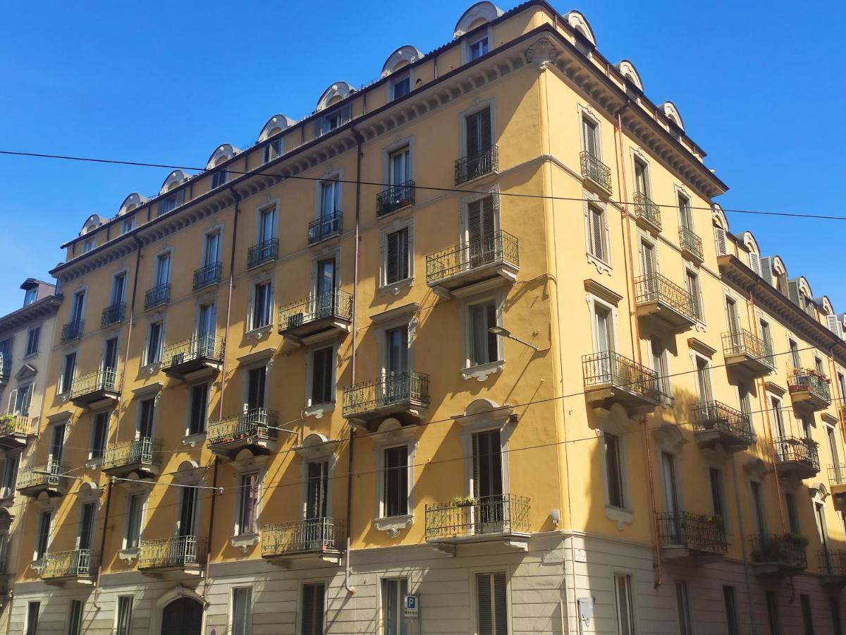 Appartamento Su Cortile Magico Turin Luaran gambar