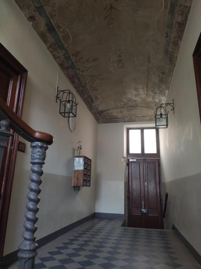 Appartamento Su Cortile Magico Turin Luaran gambar