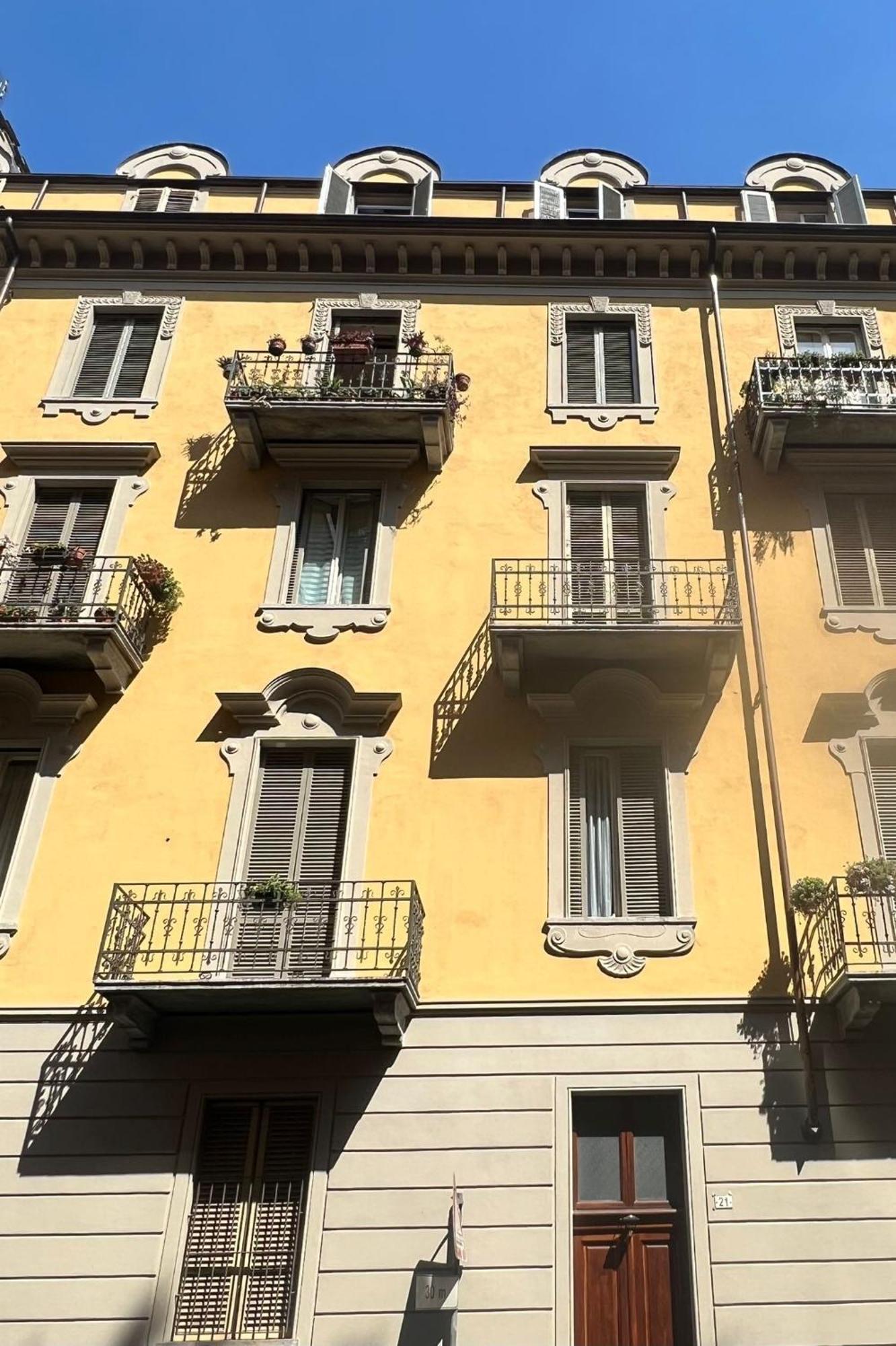 Appartamento Su Cortile Magico Turin Luaran gambar