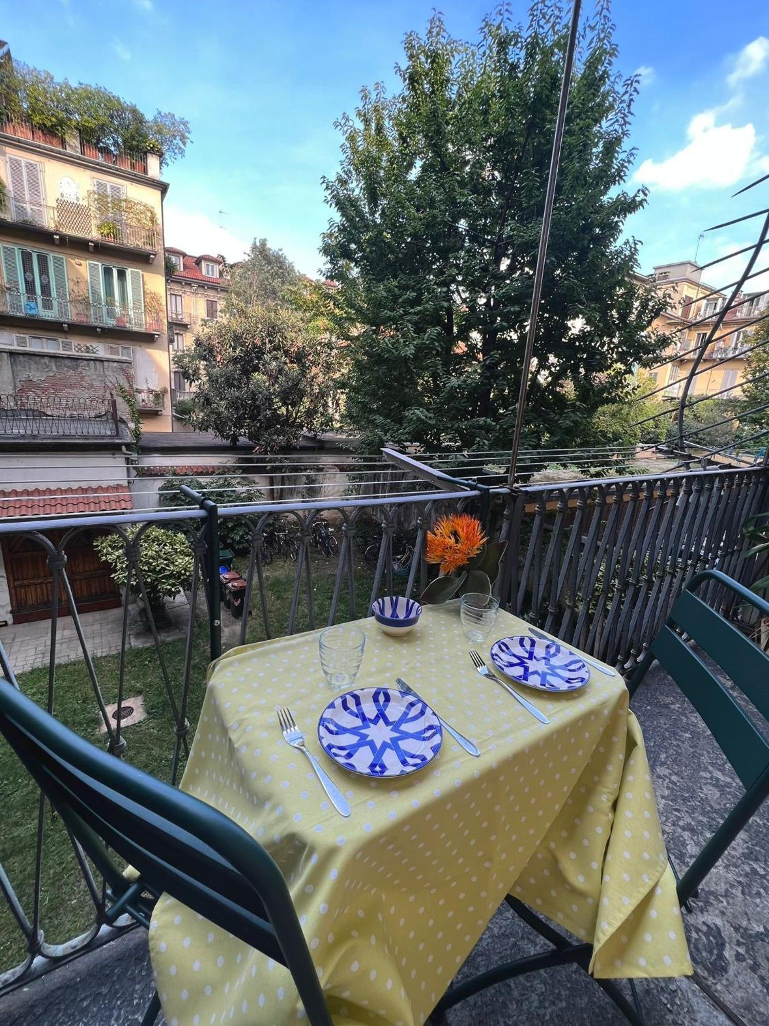 Appartamento Su Cortile Magico Turin Luaran gambar